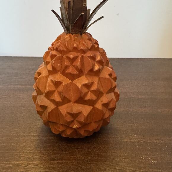 Wooden Pineapple with Bird Hand Carved MCM Vintage Hospitality Welcome Fruit - Picture 7 of 11